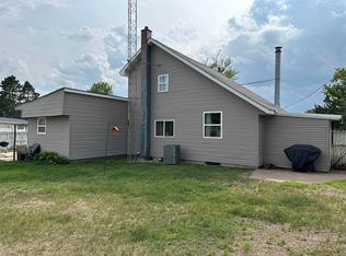 8203 S Farr St, Savanna, IL 61074