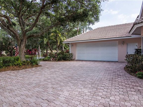 4th image of 5464 Golf Pointe Dr