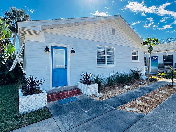 3rd image of 921 N Wild Olive Ave #1