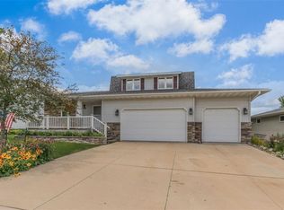 760 S 22nd St, Marion, IA