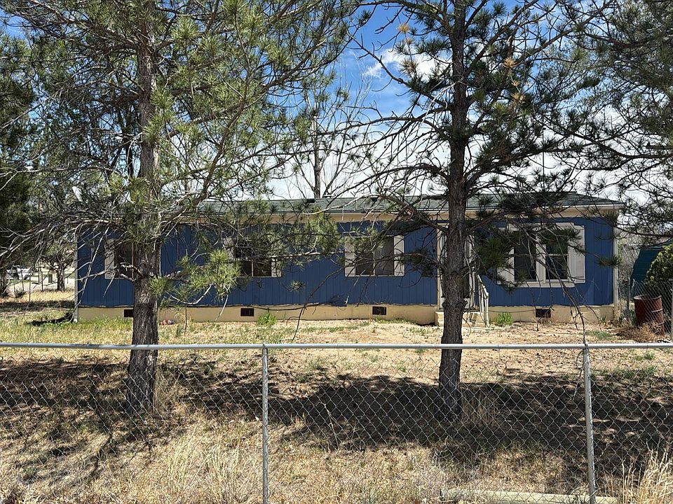 1st image of 400 Becky St