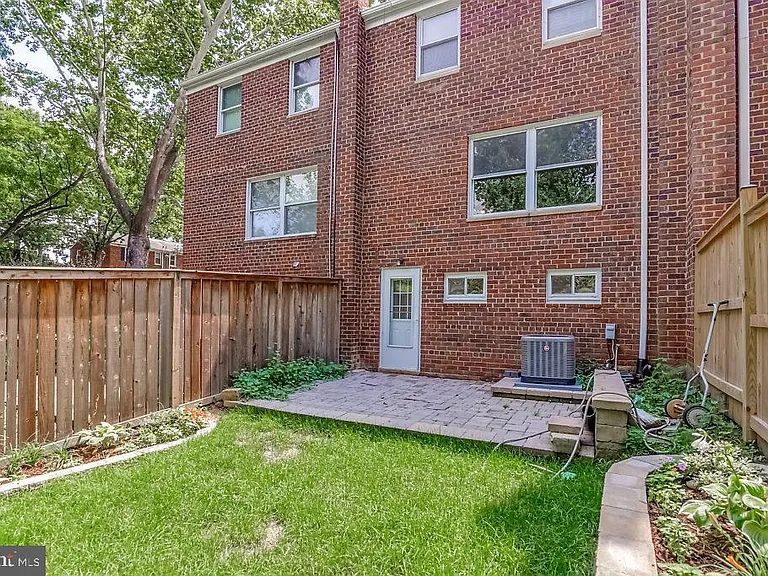 260 Burgess Ave — Photo 30