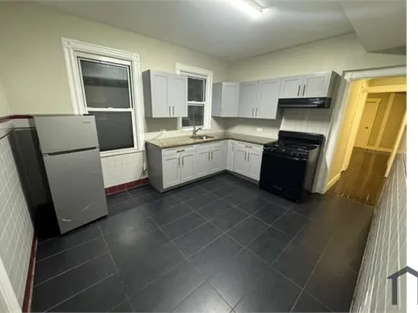 78 N 19th St APT 2, East Orange, NJ 07017