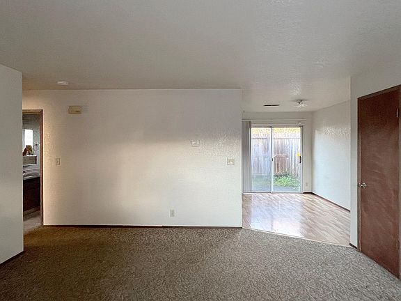 4th image of 2366 Blue Jay Ct