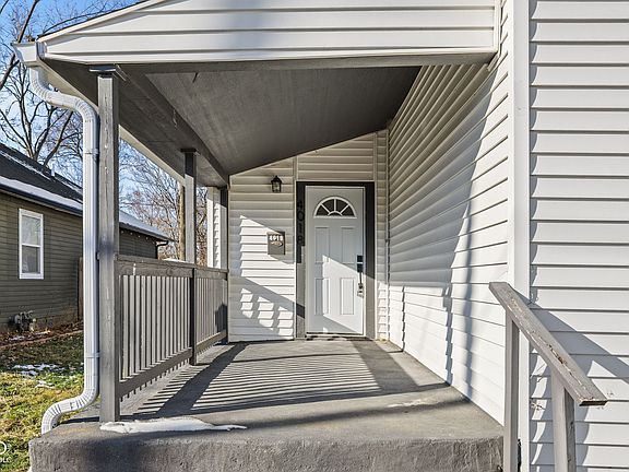 3rd image of 4018 Boulevard Pl
