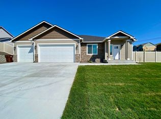 7401 W Viewcrest Way, Yakima, WA 98908