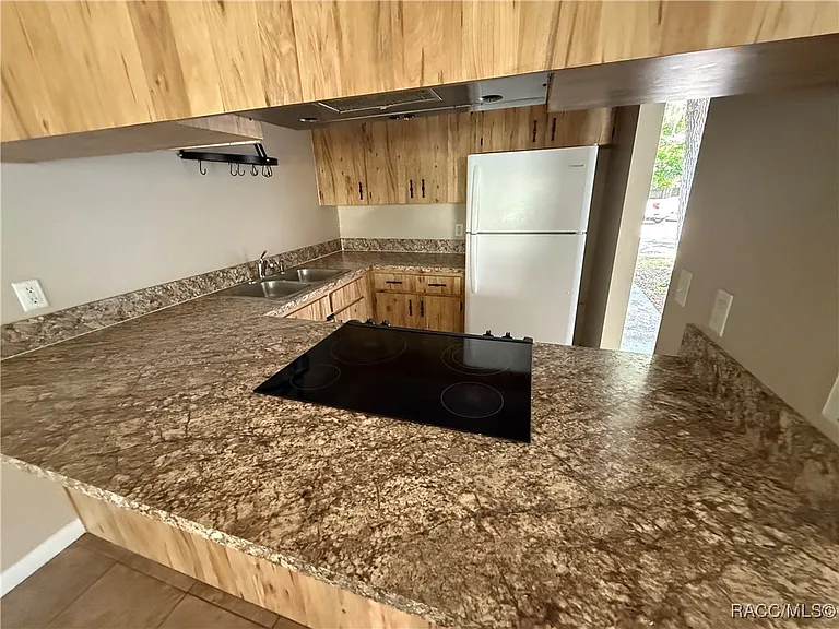 412 Tompkins St #2 — Photo 8