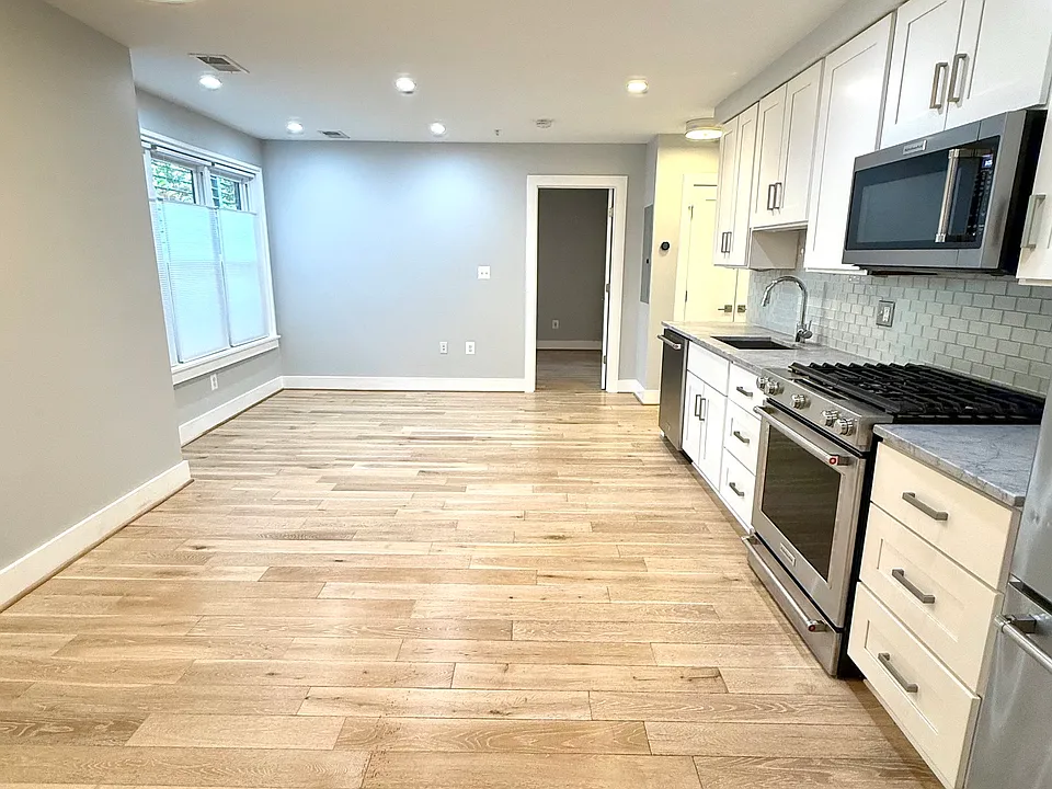1516 K St SE #2D