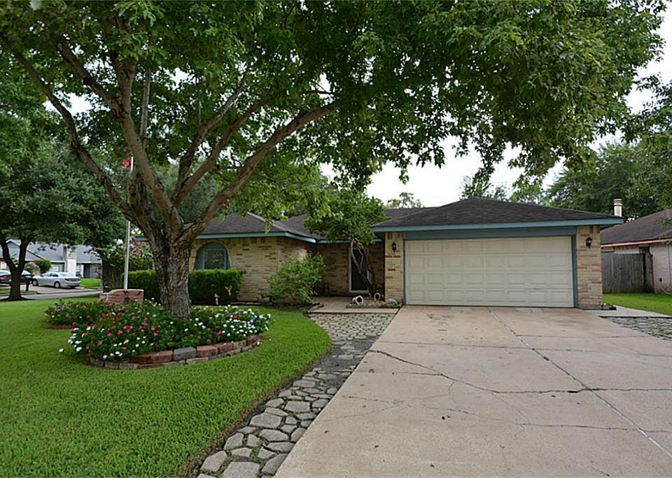 1st image of 2611 Willow Dr