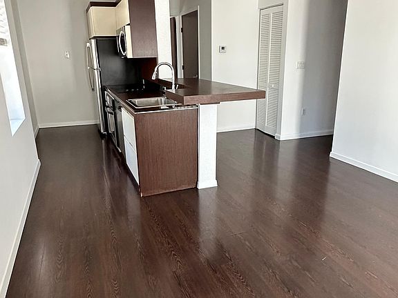 3rd image of 435 21st St #224G