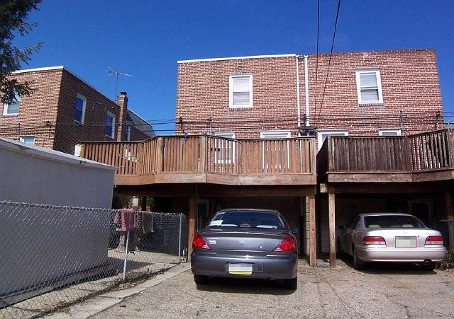 2nd image of 2026 Lansing St