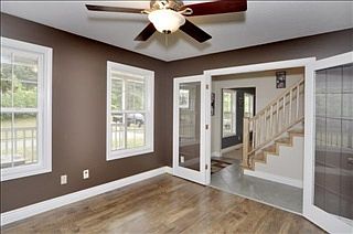 3rd image of 504 Hughson Ct