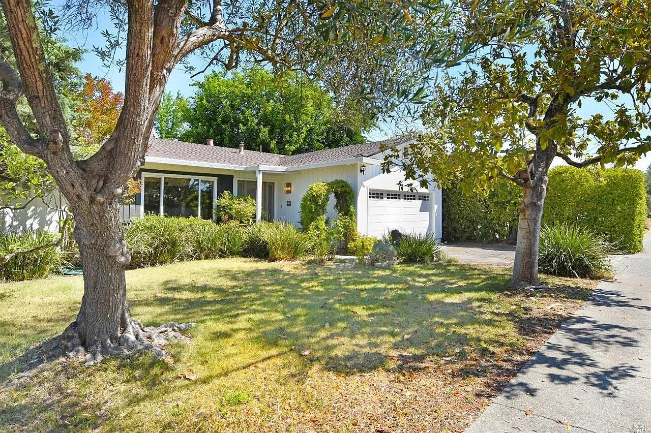 3 bed, 1536 sqft, $3,995 — Photo 1