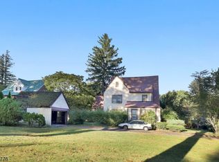 856 Hillcrest Rd, Ridgewood, NJ 07450