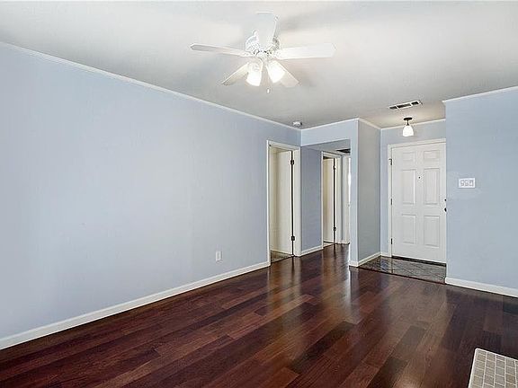 4th image of 1510 W North Loop Blvd APT 521