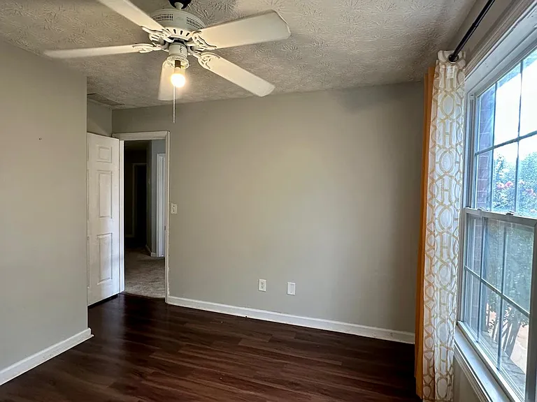 8012 Abington Dr — Photo 11