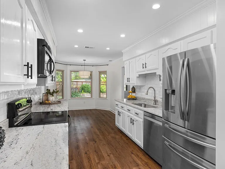 3075 Stonecrest Cir — Photo 12