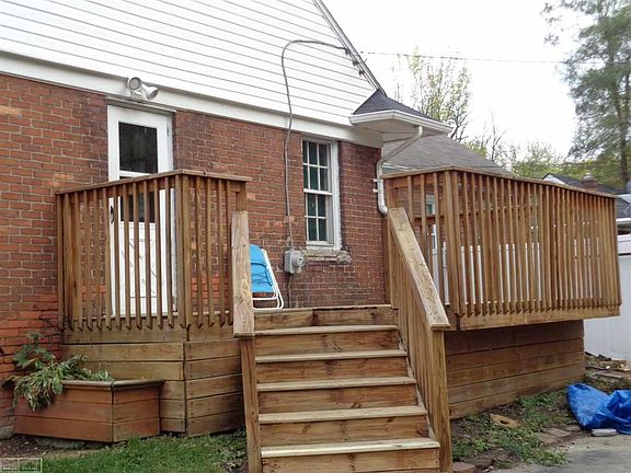 3rd image of 20839 Caledonia Ave