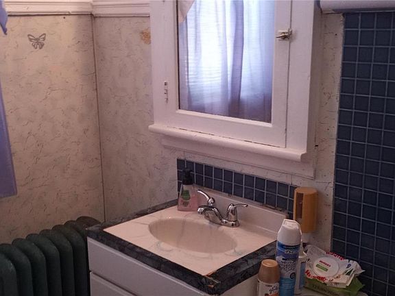 3rd image of 4202 E Carter Ave