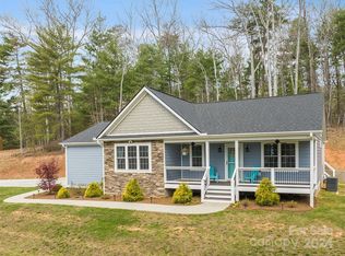 31 Oak Mountain Dr, Leicester, NC 28748