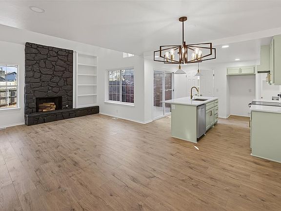5th image of 15 Coventry Ct