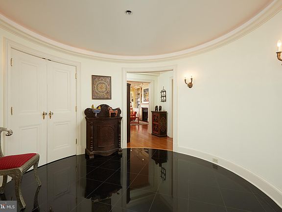 2nd image of 4000 Cathedral Avenue Nw #602B