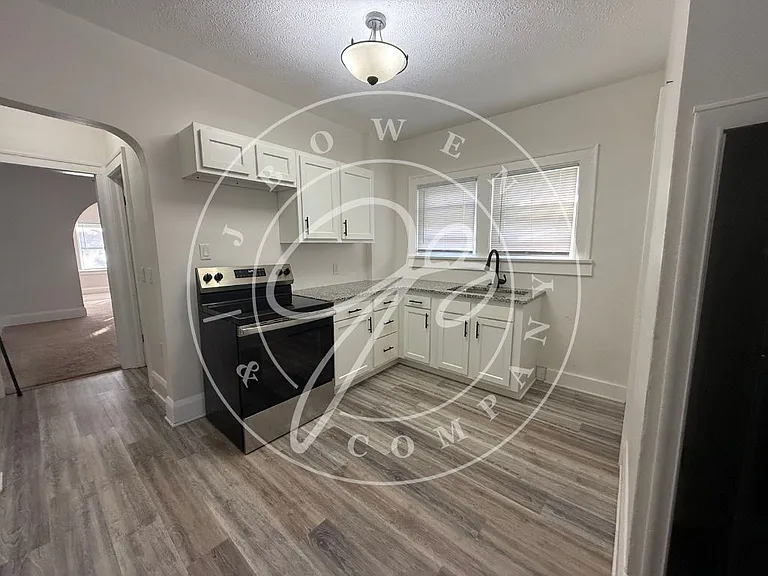 316 Morrison Dr — Photo 3