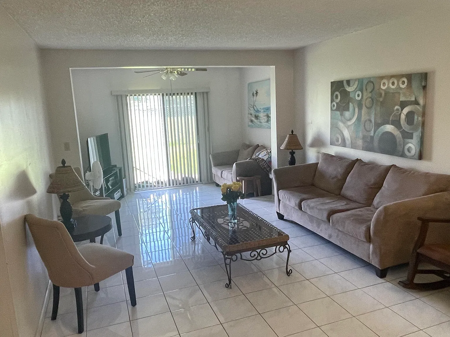 2 bed, 2.0 bath, 1010 sqft, $2,300 — Photo 2