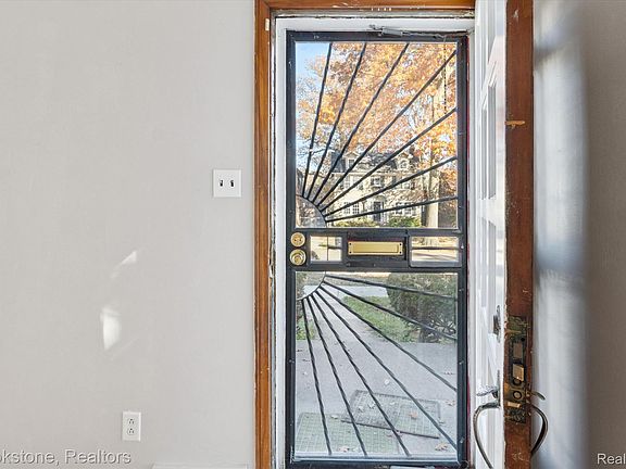 5th image of 4359 Courville St