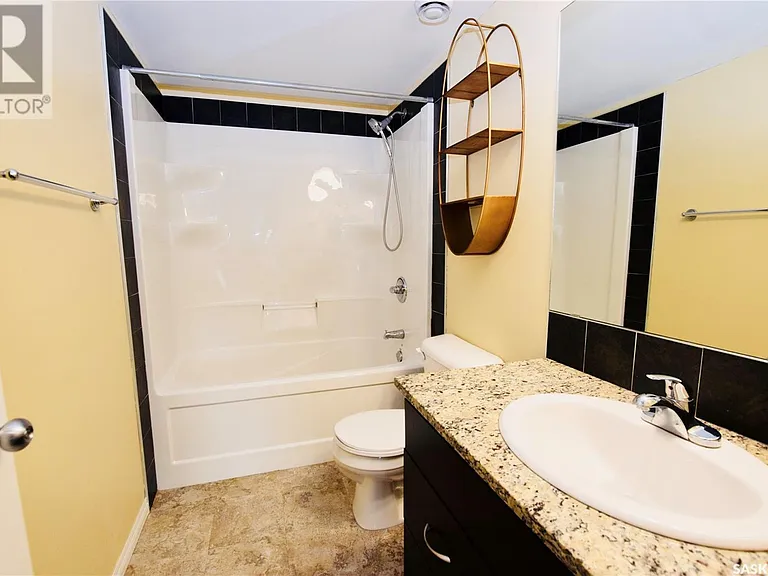 125 Willis Cres — Photo 12