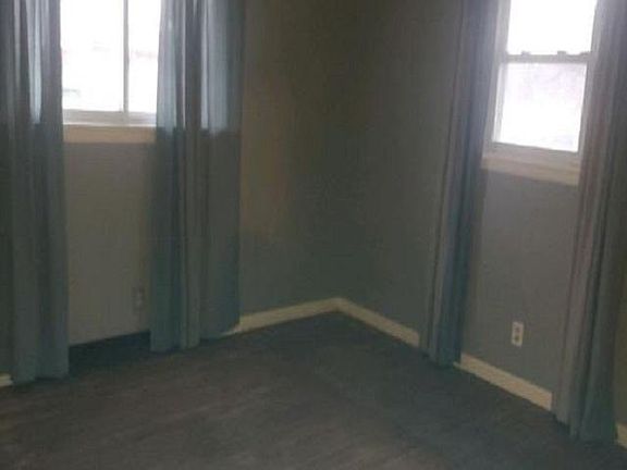 5th image of 3844 35th St NE