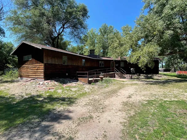 742 W North River Road, North Platte, NE 69101