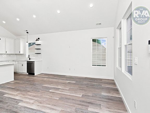 2nd image of 1609 Rogers St