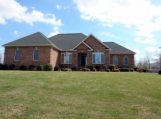 1390 Golf Club Ln, Crossville, TN 38571