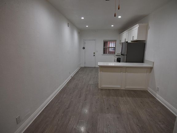 2nd image of 2360 W Washington Blvd #103
