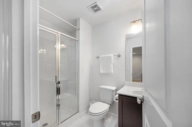 1319 Gilmore St — Photo 13