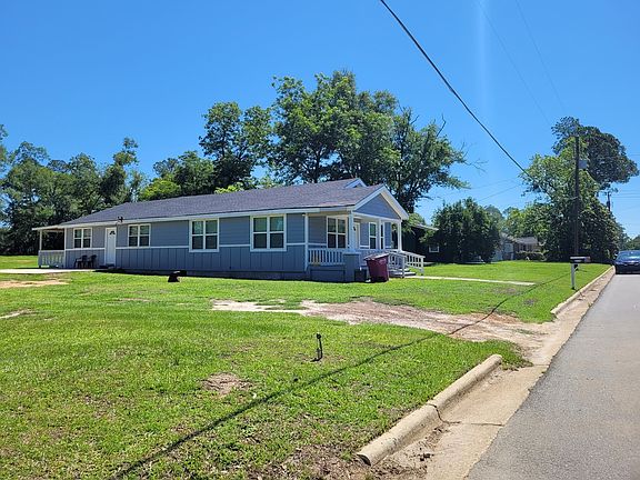 3rd image of 218 W Graham St