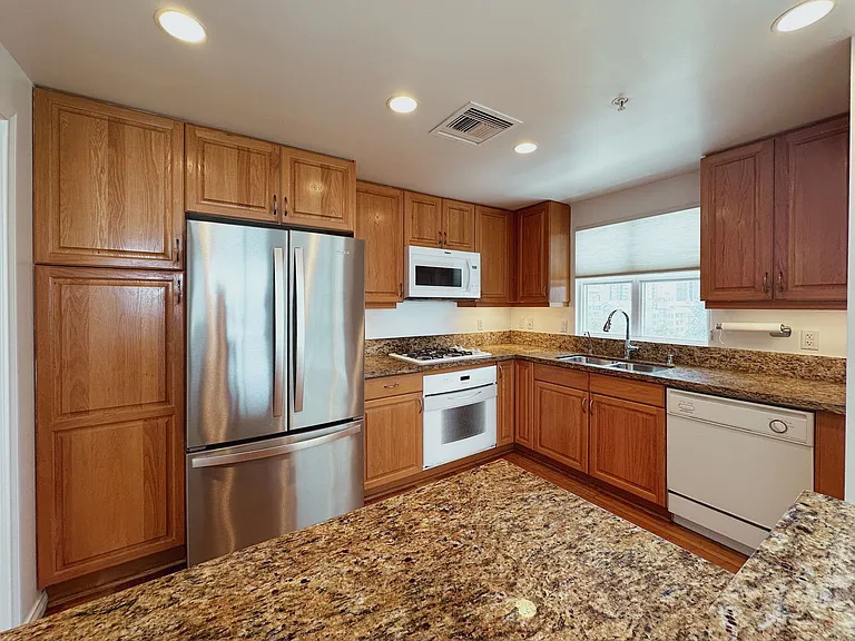 555 Front St #602 — Photo 12