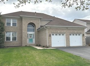 571 S Wynbrooke Rd, Romeoville, IL 60446