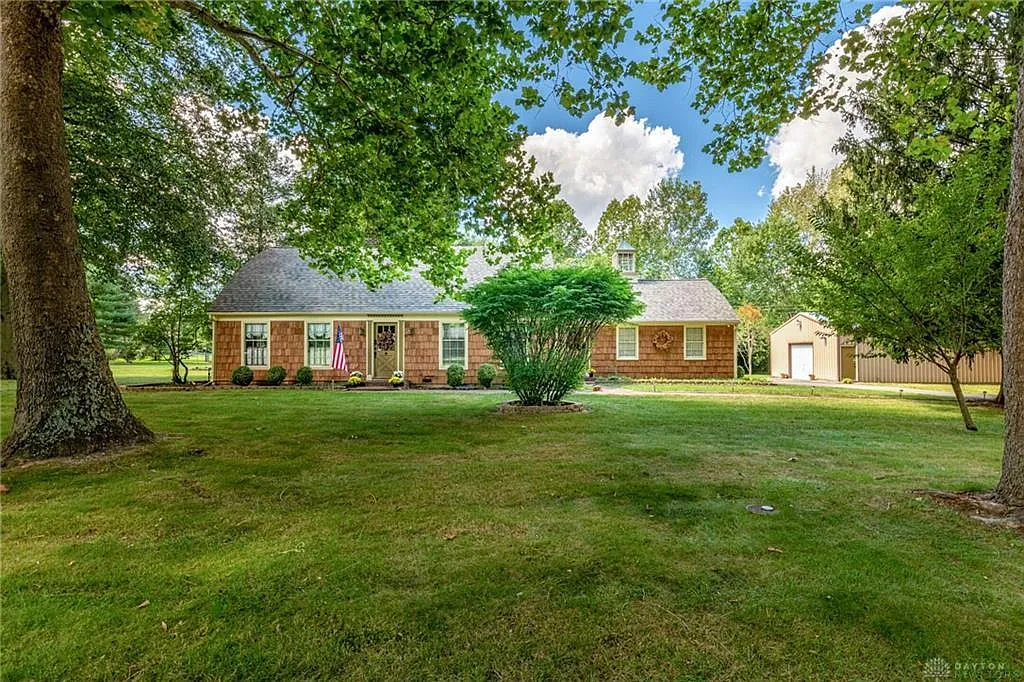 3075 Beech Hill Dr photo 1
