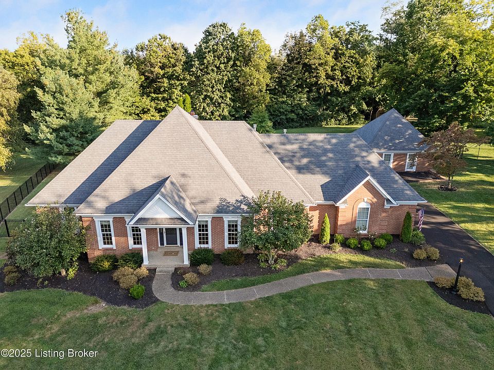 1st image of 113 Stoney Creek Ct