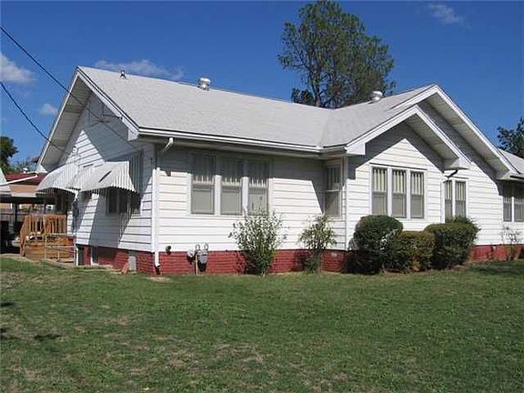 3rd image of 1324 N Beard Ave