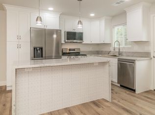 1281 Union St APT E, Kingsburg, CA 93631