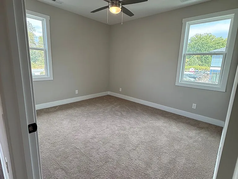 Jefferson Commons Commercial Apartments — Photo 8
