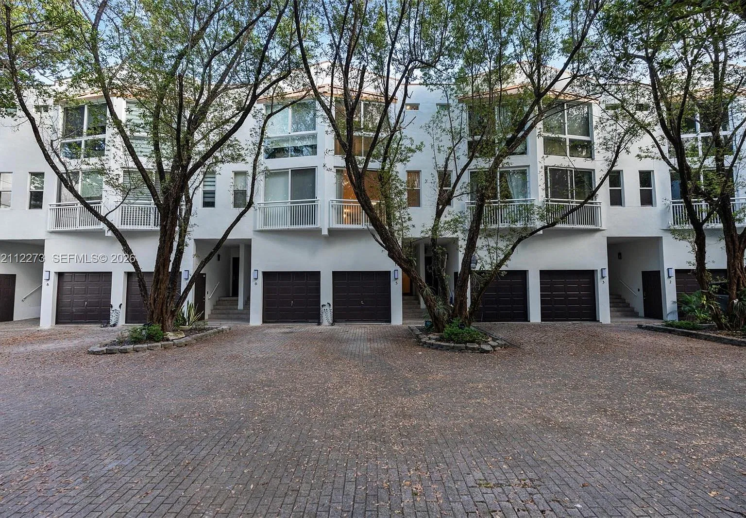 Meridian Place Condo — Photo 1