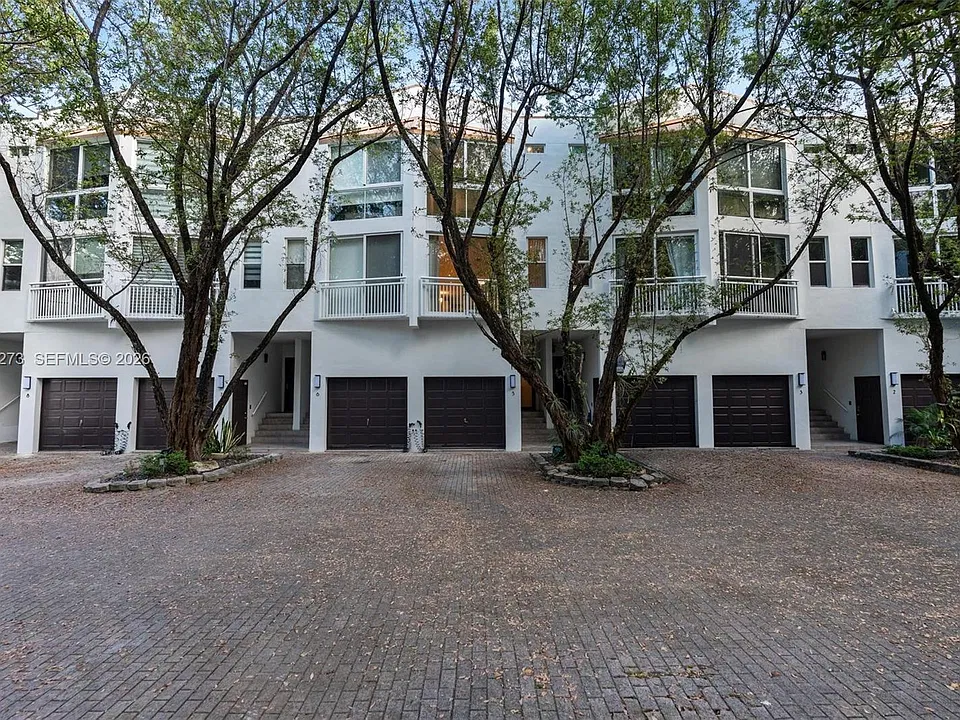 325 Meridian Ave #5