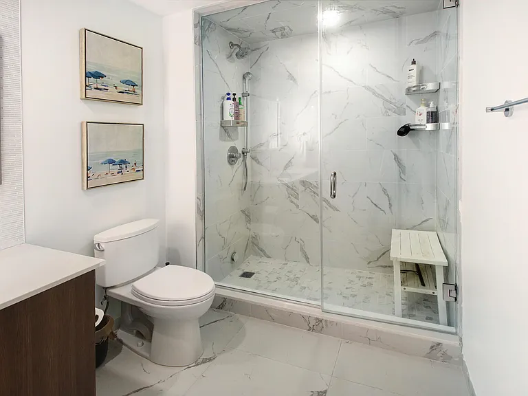 236 SE 5th Ave #410 — Photo 17