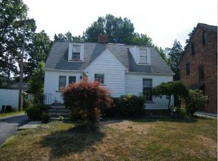 1905 S Compton Rd, Cleveland Heights, OH 44118