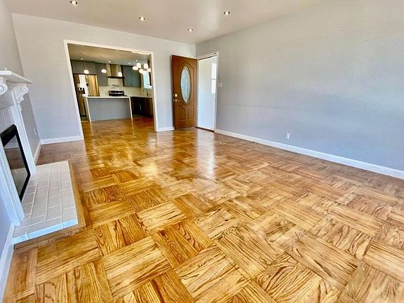 2nd image of 228 Mariposa Ave