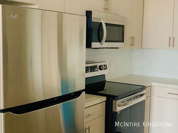 4th image of 4055 Oakwood Ave #502